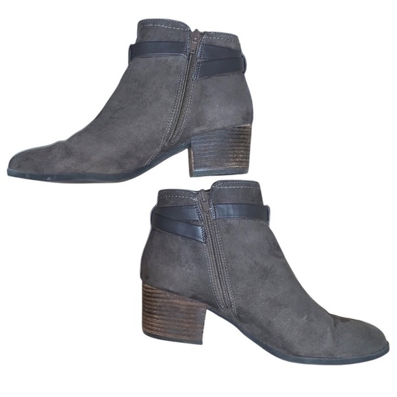 Unisa Laynie Booties - Picture 9 of 11